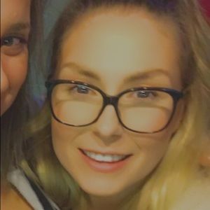 Meet your Posher, Candice